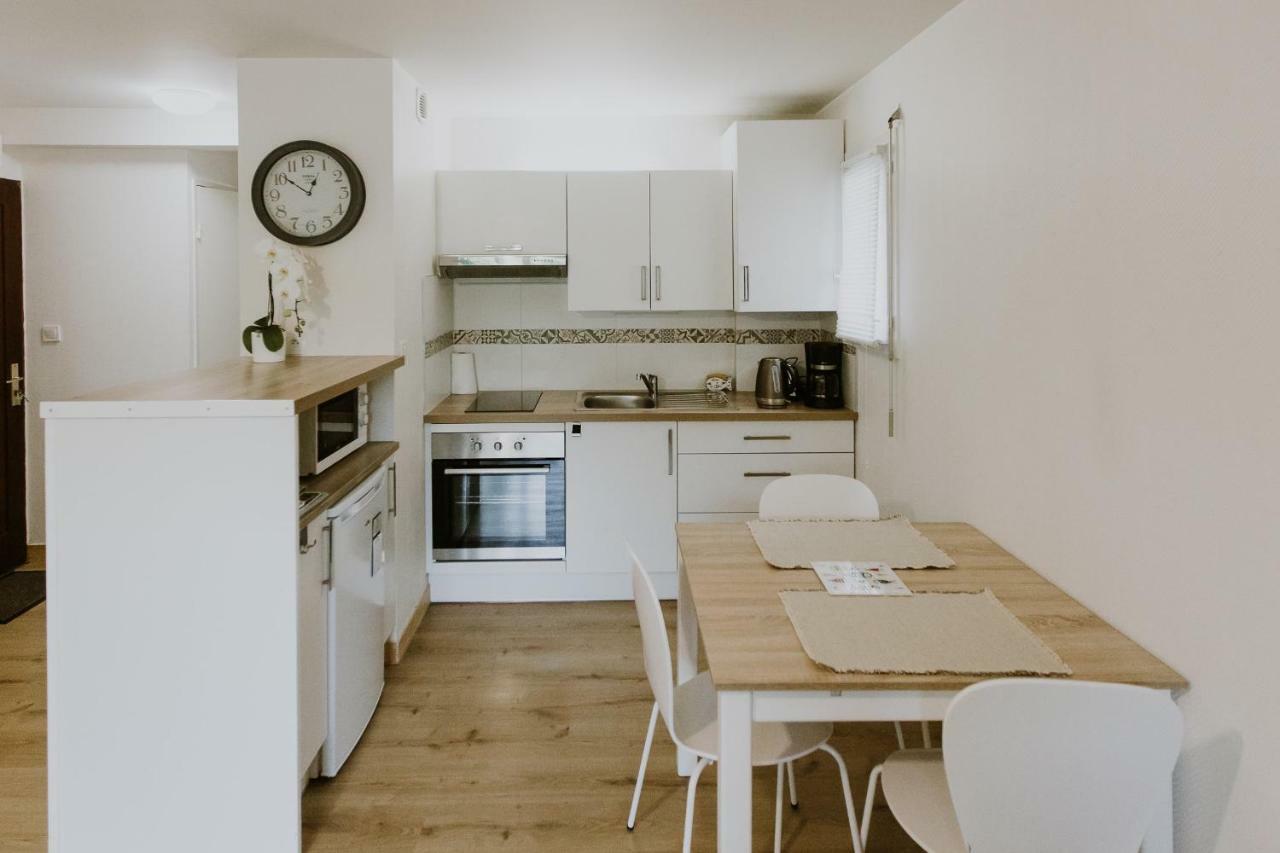Appartement 4 Personnes Jardin Et Parking Vannes Exterior foto